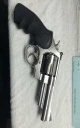 S & W Model 657 4