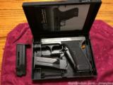 Heckler & Koch P7 M13 with original box and 3 magazines - 5 of 7