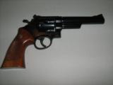 SMITH & WESSON
MODEL 25-5 .45 LONG COLT 6 - 3 of 3