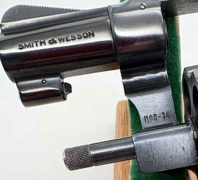 SMITH & WESSON MODEL 36 CHIEF SPECIAL .38 2' BARREL ORIGINAL NUMBERED BOX Excellent - Image 13 of 15