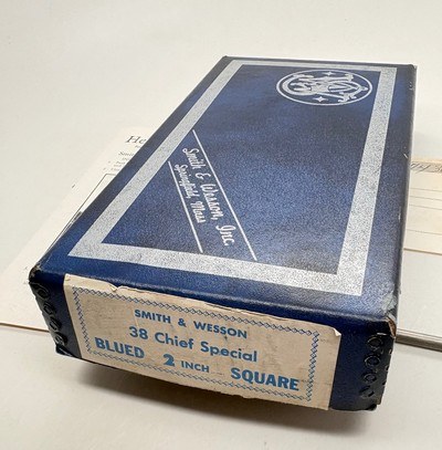 SMITH & WESSON MODEL 36 CHIEF SPECIAL .38 2' BARREL ORIGINAL NUMBERED BOX Excellent - Image 15 of 15