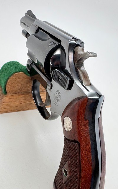 SMITH & WESSON MODEL 36 CHIEF SPECIAL .38 2' BARREL ORIGINAL NUMBERED BOX Excellent - Image 5 of 15