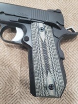 Dan Wesson Valor V-Bob Black .45 ACP - 8 of 13