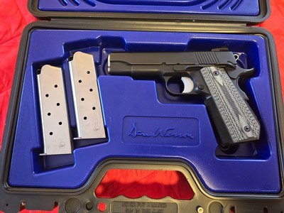 Dan Wesson Valor V Bob-tail Commander 1911, .45ACP, Black