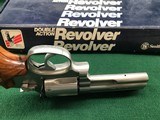 Smith & Wesson 686-3 4" With original box and paperwork - 18 of 18