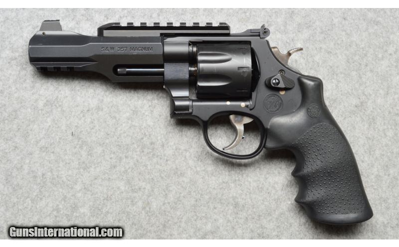 Smith & Wesson ~ M&P R8 ~ .357 Mag.