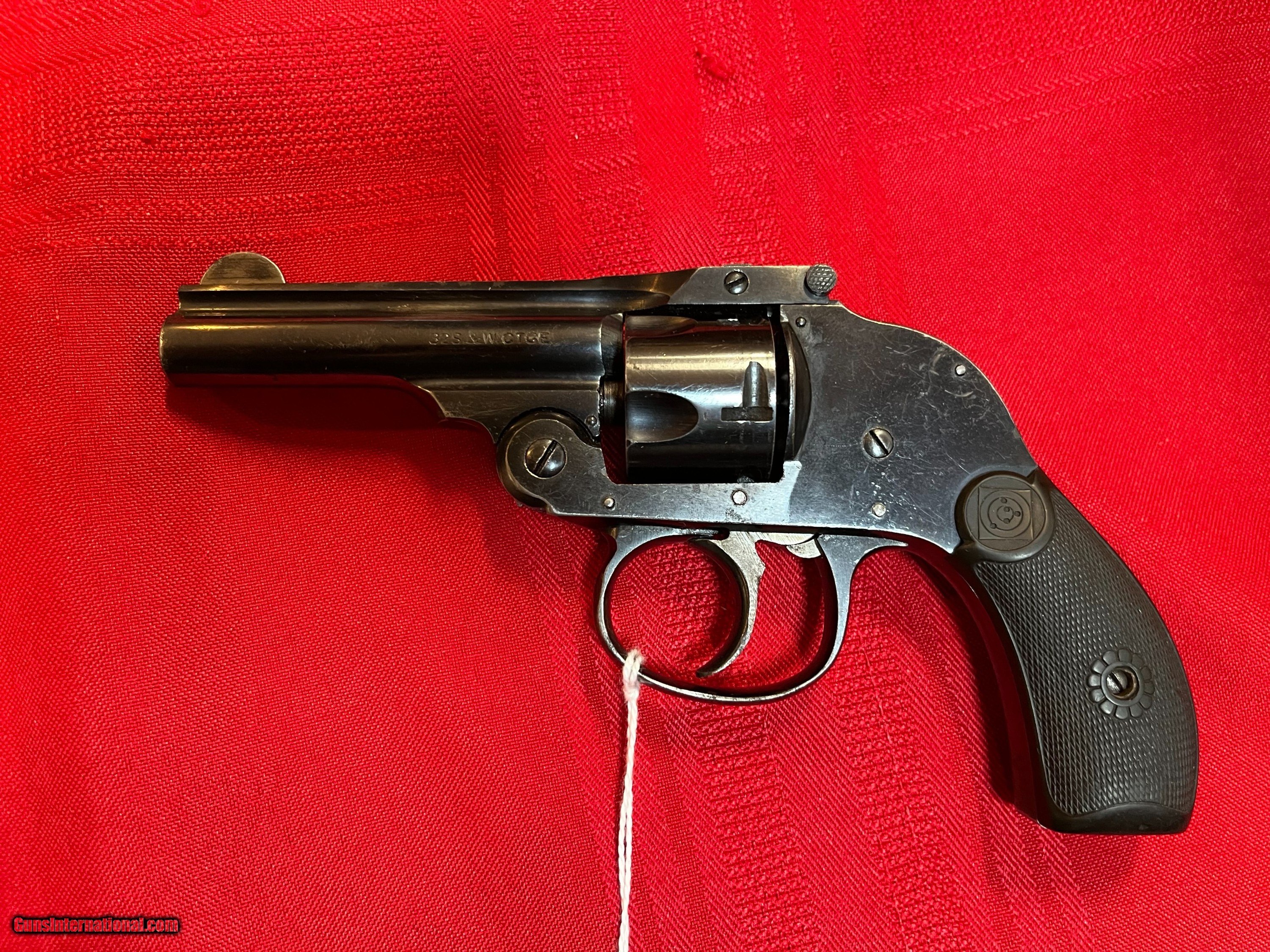 Harrington & Richardson DA Hammerless 32 S&W