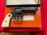 EIG
Model E4
22 Revolver - 4 of 5