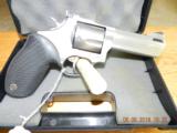 Taurus Titanium model 425 41mag Rare - 3 of 3