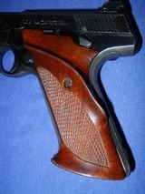 * Vintage 1949 SECOND MODEL COLT WOODSMAN 4 1/2" WITH BOX & PAPERS - 10 of 20