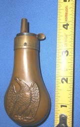 Antique DESIRABLE
EAGLE ON HUMMOCK POWDER FLASK CASED PISTOL SIZE - 6 of 6