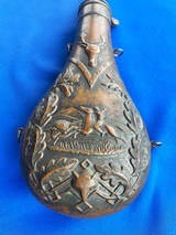 Antique CIVIL WAR EAR POWDER FLASK INDIAN HUNTING BUFFALO - 2 of 7