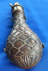 Antique UNITED STATES FLASK Co. COPPER & BRASS ROPE DESIGN POWDER FLASK - 6 of 9