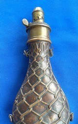 Antique UNITED STATES FLASK Co. COPPER & BRASS ROPE DESIGN POWDER FLASK - 2 of 9