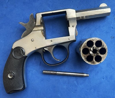 Vintage HARRINGTON & RICHARDSON LARGE SOLID FRAME .32 S&W 6 SHOT REVOLVER - Image 8 of 9