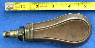 Antique CIVIL WAR ERA FLAT PANEL DESIGN POCKET POWDER FLASK 5 1/4" - Image 1 of 4