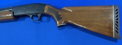 Vintage MOSSBERG WESTERN FIELD 12ga PUMP SHOTGUN VENT RIB - Image 14 of 17