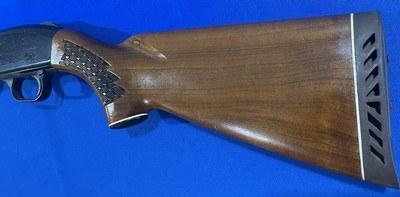 Vintage MOSSBERG WESTERN FIELD 12ga PUMP SHOTGUN VENT RIB - Image 15 of 17