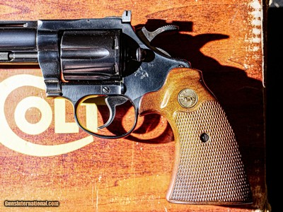 Colt - Diamondback, Royal Blued Finish, .22LR. 6