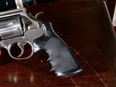 Smith & Wesson - Model 629-4, Stainless Finish, .44 Magnum. 8 3/8