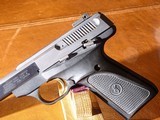 Browning - Buckmark, .22 LR. 5 1/2