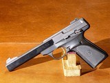 Browning - Buckmark, .22 LR. 5 1/2