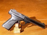 Browning - Buckmark, .22 LR. 5 1/2