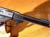 Browning - Buckmark, .22 LR. 5 1/2