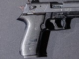 Sig Sauer - Mosquito, .22 LR. 4