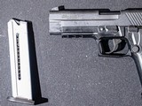 Sig Sauer - Mosquito, .22 LR. 4