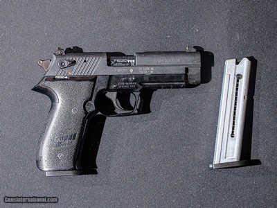 Sig Sauer - Mosquito, .22 LR. 4