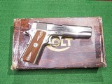 Colt - 1911, Custom Shop, Mark IV, Series 70, Electroless Nickel Finish, .45 ACP. 5 Colt - 1911, Custom Shop, Mark IV, Series 70, Electroless Nickel Finish, .45 ACP. 5