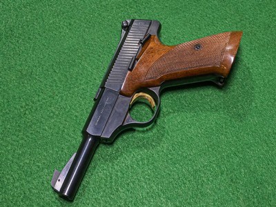 Browning - Challenger, Made In Belgium, .22 LR. 4.5