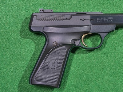 Browning - Buckmark, .22 LR. 5 1/2