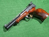 Browning - Medalist, .22 LR. 6 3/4