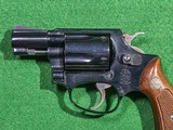 Smith & Wesson - J Frame Model 37 Airweight, Blued Finish, .38 Special. 2 Smith & Wesson - J Frame Model 37 Airweight, Blued Finish, .38 Special. 2