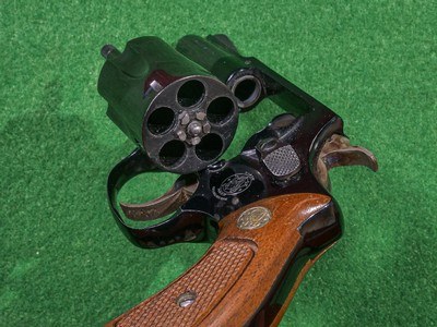 Smith & Wesson - J Frame Model 37 Airweight, Blued Finish, .38 Special. 2