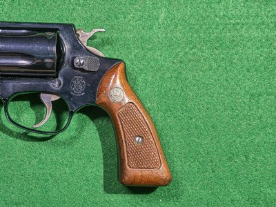 Smith & Wesson - J Frame Model 37 Airweight, Blued Finish, .38 Special. 2