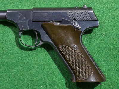 Colt - Challenger, Semi Automatic Pistol, .22 LR. 4 1/2