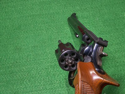 Smith & Wesson - Model 17-2, Blued Finish, .22 LR. 6