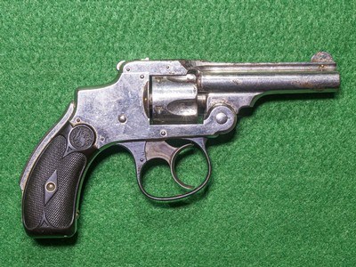 Smith & Wesson - Safety Hammerless, Nickel Finish, .32 S&W. 3