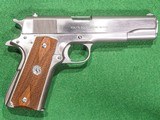 Colt - 1911, Custom Shop, Mark IV, Series 70, Electroless Nickel Finish, .45 ACP. 5 Colt - 1911, Custom Shop, Mark IV, Series 70, Electroless Nickel Finish, .45 ACP. 5