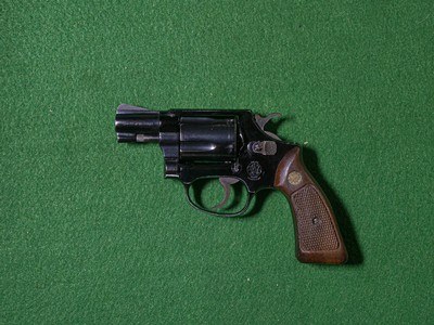 Smith & Wesson - Model 37 Airweight, .38 Special. 1 7/8