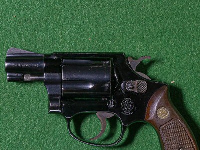 Smith & Wesson - Model 37 Airweight, .38 Special. 1 7/8