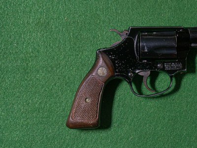 Smith & Wesson - Model 37 Airweight, .38 Special. 1 7/8