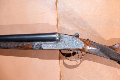 Holland & Holland - Model de Luxe, SxS, Royal Hammerless, Extra Finish, Deluxe Engraved, 12ga. 30