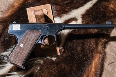 Colt - Woodsman, .22 LR. 6 1/2