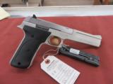 Smith & Wesson model 622 - 2 of 2