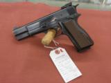 Browning Hi-Power .9mm - 1 of 2