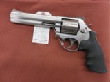 Smith & Wesson 686-6 - 1 of 2